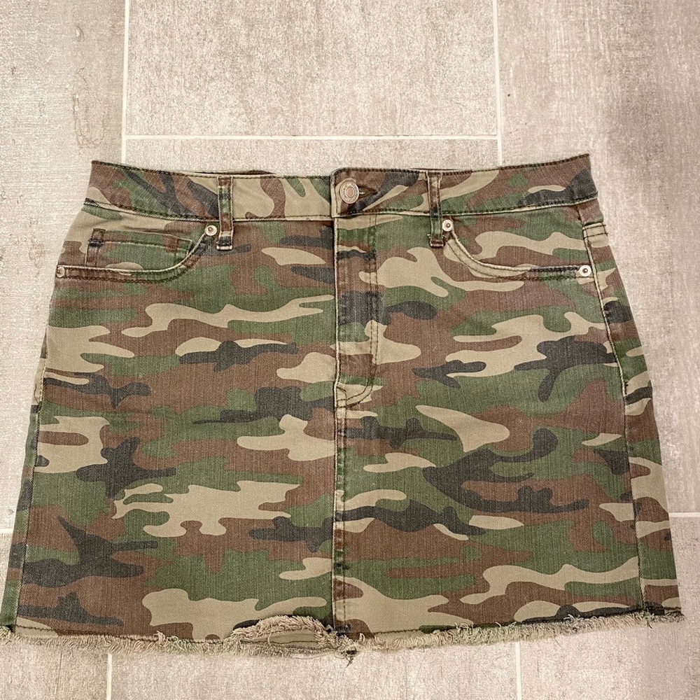 Camo mini skirt